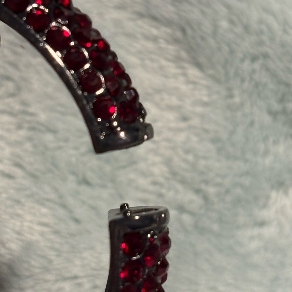 Elegant Red Rhinestone Bangle - Picture 5 of 5